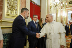Abascal destaca que el Vaticano no tolera la inmigraci&oacute;n ilegal y pide distinguir entre discursos y la realidad