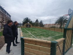 Abre al p&uacute;blico con la presencia del alcalde Lopez Estrada la nueva pista deportiva de la Plaza de las Autonom&iacute;as de Torrelavega