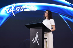 Ayuso acusa a Sheinbaum y a S&aacute;nchez de no garantizar su seguridad en M&eacute;xico: "Hemos tenido que cortar y desaparecer"
