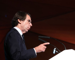 Aznar critica que el Gobierno "presuma de incompetencia" tras la condena de &Aacute;balos: "No saben, no contestan"