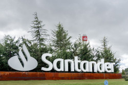 Banco Santander ayud&oacute; a casi 10 millones de personas a mejorar su formaci&oacute;n y oportunidades durante 2025, un 9% m&aacute;s