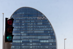 BBVA descarta que las salidas voluntarias de 750 empleados hasta marzo est&eacute;n relacionadas con la IA