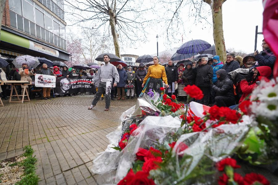 Bildu y PNV retan a S&aacute;nchez a "hacer memoria de verdad" y recuerdan que hay documentos secretos m&aacute;s antiguos que el 23F