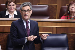 Bola&ntilde;os avisa de que vigilar&aacute; la aplicaci&oacute;n del pacto en Extremadura: lo llevar&aacute; al TC si discrimina o recorta