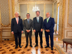 Bola&ntilde;os traslada que Espa&ntilde;a firmar&aacute; pr&oacute;ximamente el convenio europeo para la protecci&oacute;n de la abogac&iacute;a