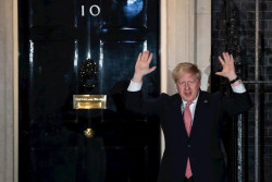 Boris Johnson anuncia que ha dado positivo por coronavirus