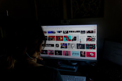 Bruselas da por buenos los cambios de TikTok para corregir falta de transparencia en su registro de anuncios