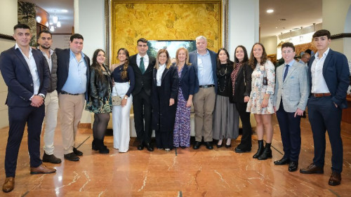 Buruaga traslada su compromiso  personal  para impulsar el folclore y la defensa del patrimonio art&iacute;stico regional verdaderas esencias de Cantabria