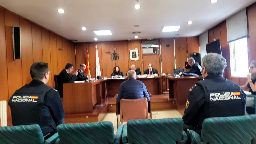 Condenado a cuatro a&ntilde;os y nueve meses por abalanzarse con una navaja contra un polic&iacute;a, que esquiv&oacute; el ataque