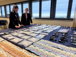  Desarticulados dos grupos de tr&aacute;fico de drogas en Cantabria con 11 detenciones