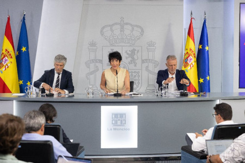 Despu&eacute;s de un mes S&aacute;nchez aprueba el `mando &uacute;nico` en Ceuta para  la "devoluci&oacute;n y repatriaci&oacute;n" de los marroqu&iacute;es  invasores