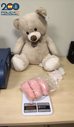 Detenido en Tenerife Norte al interceptarse medio kilo de `coca&iacute;na rosa` escondido en un peluche