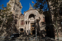 DocentsCAT pide al Parlament una ley que impida hablar e castellano bajo sanci&oacute;n