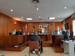 El acusado de abusar de la nieta de su ex dice que "nunca la toc&oacute;" y ella reitera que "siempre" lo hac&iacute;a