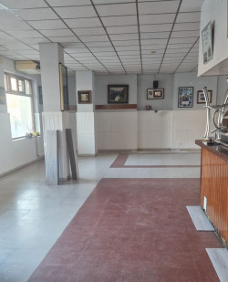 El Ayuntamiento de Noja sustituye el suelo de la cafeter&iacute;a del Hogar del Jubilado