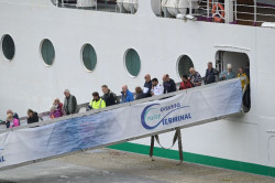 El buque `Ambition`, afectado por un brote de gastroenteritis, atracar&aacute; hoy en el Puerto de Getxo