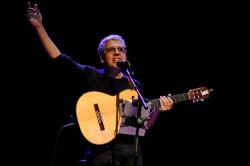 El cantautor Pedro Guerra inaugura ma&ntilde;ana `Las Veladas del Palacio` de Noja, con entradas agotadas