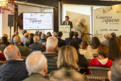  El Congreso del Queso de Cantabria re&uacute;ne en Puente Arce a 27 ponentes, 7 cocineros y 250 asistentes