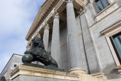 El Congreso insta al Gobierno a renunciar ya a la regularizaci&oacute;n de migrantes, con apoyo de PP, Vox, Junts y UPN