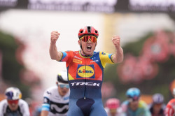 El dan&eacute;s Mads Pedersen (Lidl-Trek) se impone en la decimoquinta etapa de La Vuelta