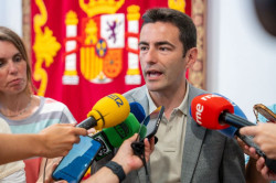 El delegado del Gobierno dice que el contrato de Leire D&iacute;ez con el PSOE de Cantabria se hizo "con luz y taqu&iacute;grafos"