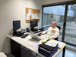 El doctor don Pedro Prada y la Protonterapia.   Carlos Magdalena