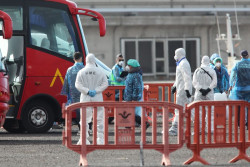 El epidemi&oacute;logo de la OMS embarcar&aacute; en el vuelo de Pa&iacute;ses Bajos y no har&aacute; la cuarentena en el G&oacute;mez Ulla