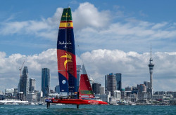 El equipo espa&ntilde;ol de SailGP roza la victoria en Auckland