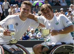El espa&ntilde;ol Mart&iacute;n de la Puente conquista el t&iacute;tulo de dobles en Wimbledon