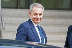 El Fiscal pide retirar el pasaporte a Zapatero  tras su declaraci&oacute;n en el `caso Plus Ultra` y el juez lo rechaza