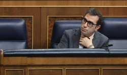 El Gobierno mantiene el alivio a carburantes para hogares y eliminar&aacute; el impuesto a la producci&oacute;n de energ&iacute;a