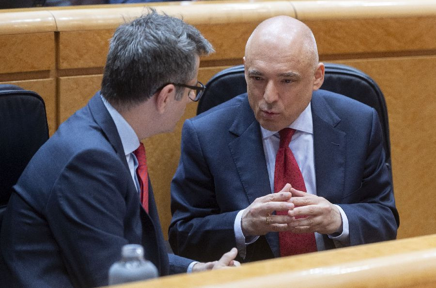 El Gobierno recalca que S&aacute;nchez seguir&aacute; de vacaciones y que el PP se entienda con sus ministros