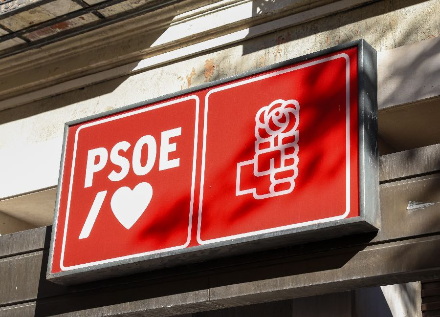 El juez del `caso Leire D&iacute;ez` da 15 d&iacute;as al PSOE para entregar "sin m&aacute;s demora" documentaci&oacute;n sobre abogados