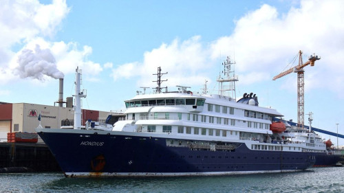 El MV Hondius llega al puerto tinerfe&ntilde;o de Granadilla