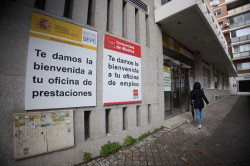 El paro baja en 18.805 personas en noviembre impulsado por los servicios, hasta mínimos de 2007