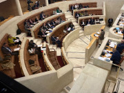 El Pleno vota en contra del cierre de menores