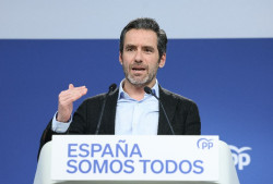 El PP dice que los art&iacute;culos de Rajoy son "sarc&aacute;sticos" y minimiza la pol&eacute;mica por sus palabras sobre selecci&oacute;n francesa