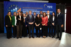El PP no percibe inquietud en Bruselas por los pactos con Vox y s&iacute; del PSOE con los comunistas de Sumar