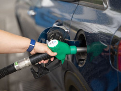 El precio del petr&oacute;leo prosigue su escalada: sube hasta los 107,4 d&oacute;lares por barril