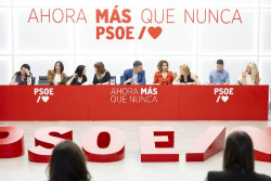 El PSOE sigue respaldando a Zapatero despu&eacute;s de su declaraci&oacute;n y rechaza "juicios paralelos" y "condenas anticipadas"