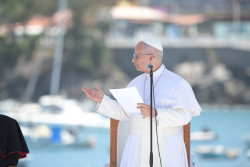 El relato de una mujer v&iacute;ctima de trata ante el Papa: "Me quitaron a mi beb&eacute; para obligarme a prostituirme"