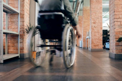 El riesgo de esclerosis m&uacute;ltiple es 29% m&aacute;s alto para las personas que viven en &aacute;reas urbanas