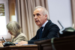 El Supremo abre causa a un senador del PSOE por proponer como jueza de paz a su esposa, tambi&eacute;n del partido