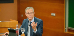 En&nbsp;&nbsp;la UE hay 26 Estados, y Espa&ntilde;a.&nbsp;