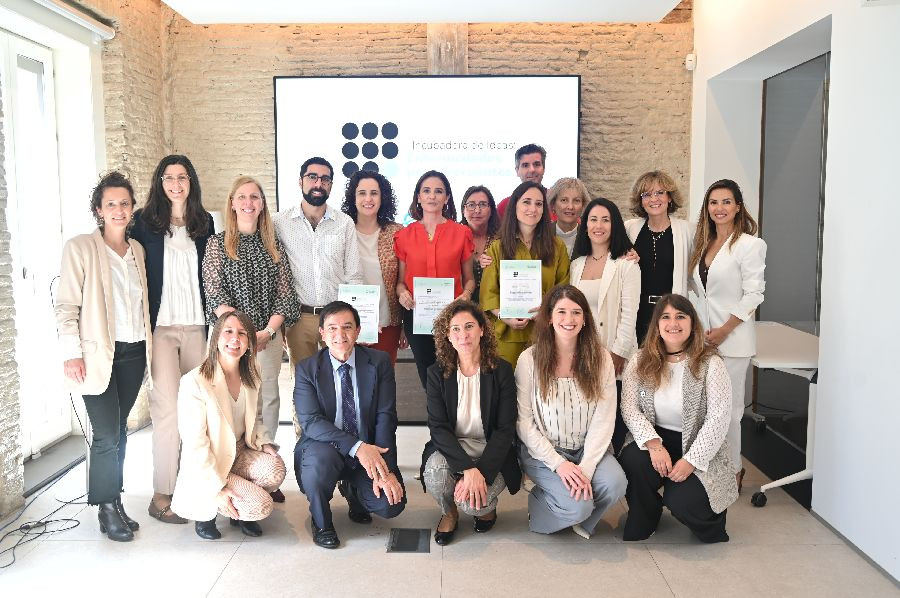 Enfermera desarrolla una f&eacute;rula bucal que detecta el riesgo de broncoaspiraci&oacute;n en pacientes vulnerables