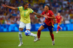 Espa&ntilde;a cae con estr&eacute;pito por cuatro goles ante Brasil y se queda sin final ol&iacute;mpica