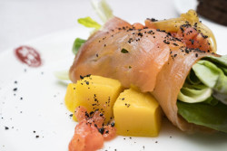 Especialistas proponen aumentar el consumo de legumbres, pescado azul y fruta y verdura para una alimentación saludable