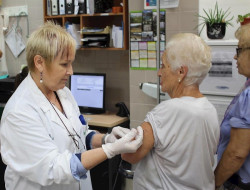  Expertos ven necesario incrementar la vacunaci&oacute;n antigripal ante una segunda oleada de Covid-19
