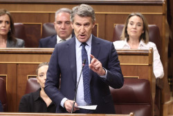 Feij&oacute;o aconseja evitar otro decreto &oacute;mnibus con la crisis de Ir&aacute;n y S&aacute;nchez le insta a desmarcarse de Trump