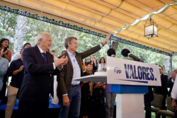 Feijóo exige elecciones ante "la agonía del Gobierno" de Sánchez tras el "bochornoso espectáculo" por Díez y Aldama